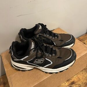 Skechers Men's Memory Form shoes size 8